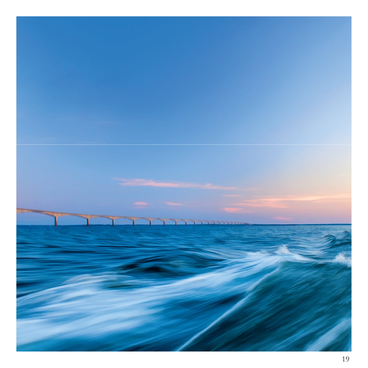 Confederation Bridge / Pont de la Confédération, Prince Edward Island  – Bilingual Photo Book